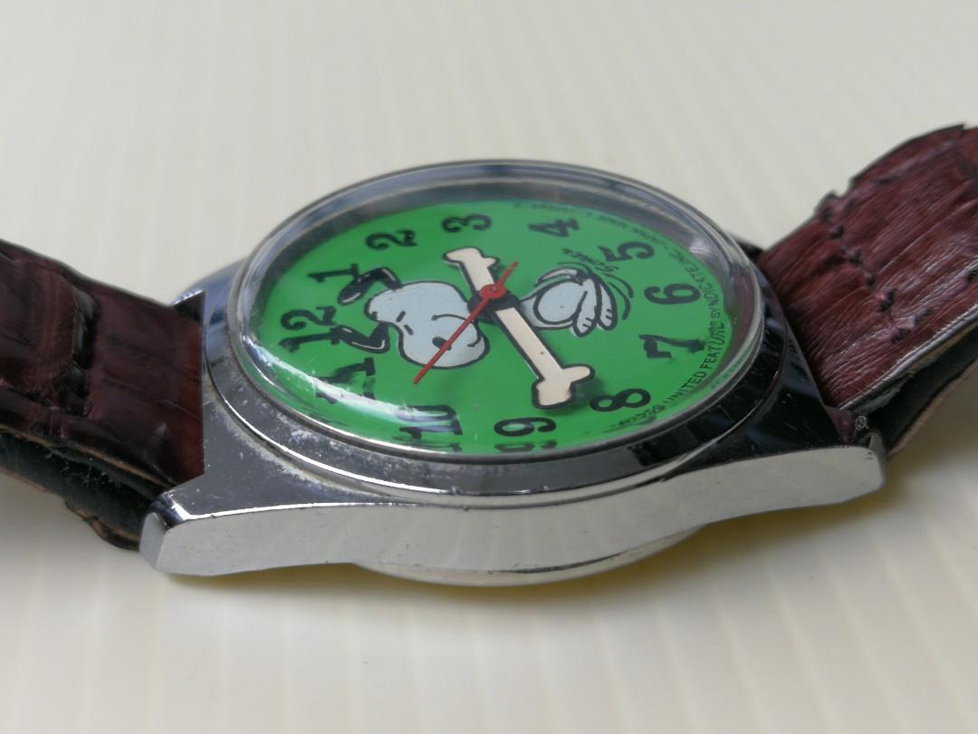 Citizen snoopy watch top