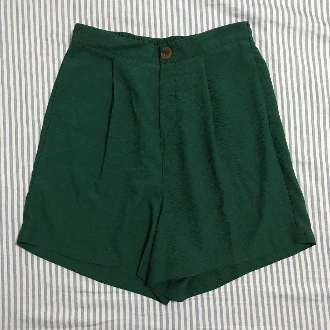 Forme High Waist Shorts (Category: Shorts) located in Cebu City. Submitted by helloreza (Listing ID 277238230, Image 1). Description: BRAND NEW! Item still with tag Original Item Price: P799.