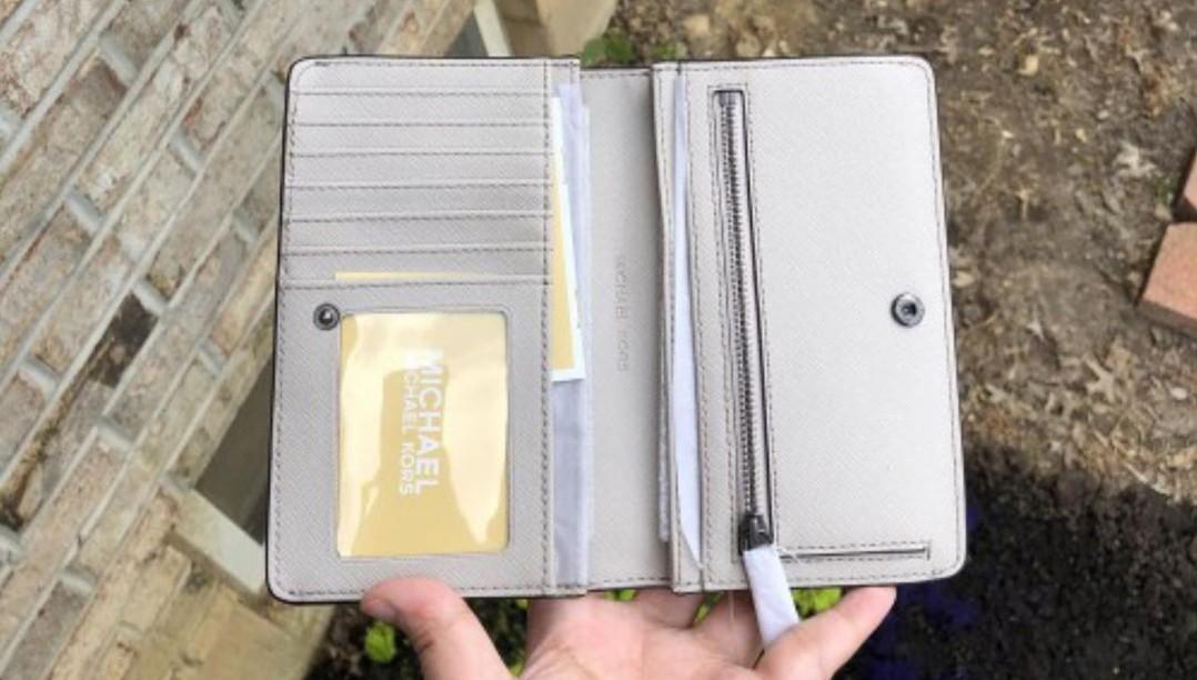Michael kors shop wallet in cement