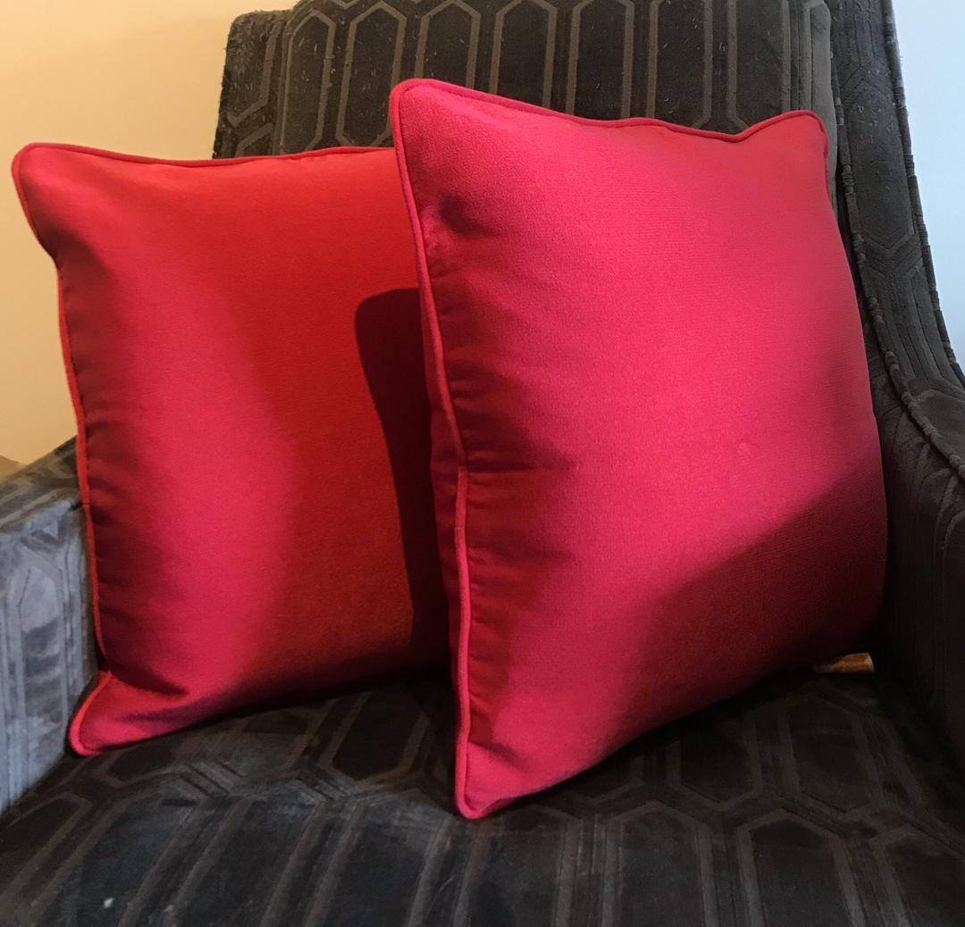 Deep 2025 pink cushions
