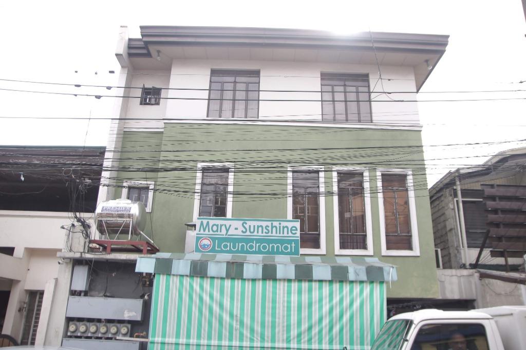 Q.C Townhouse For Rent! (Category: Townhouse) located in Quezon City. Submitted by medworks (Listing ID 277165324, Image 1). Description: This is the last unit available of a 6 unit townhouse(Unit E). Walking distance from EDSA. 2BR, 2 baths, living room, 1 parking. With attic. Floor area details Ground floor: 29.25 sq.m 2nd floor: 33.98 sq.m 3rd floor: 33.98 sq.m Driveway: 17.5 sq.m Attic: 26.70 sq.m .