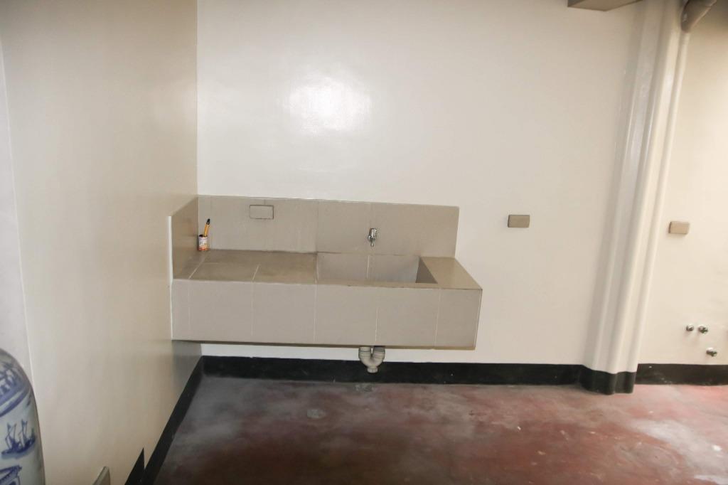 Q.C Townhouse For Rent! (Category: Townhouse) located in Quezon City. Submitted by medworks (Listing ID 277165324, Image 3). Description: This is the last unit available of a 6 unit townhouse(Unit E). Walking distance from EDSA. 2BR, 2 baths, living room, 1 parking. With attic. Floor area details Ground floor: 29.25 sq.m 2nd floor: 33.98 sq.m 3rd floor: 33.98 sq.m Driveway: 17.5 sq.m Attic: 26.70 sq.m .