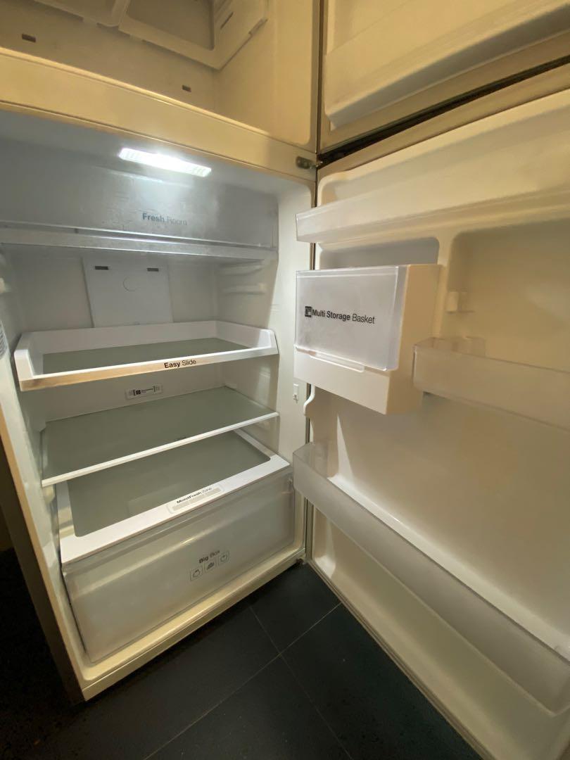 Samsung Fridge, Home Appliances, Kitchenware on Carousell