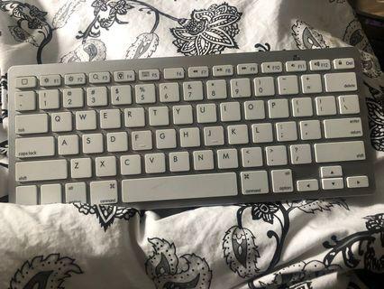 WIRELESS APPLE KEYBOARD FOR SALE