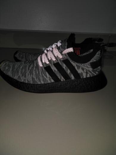 Nmd r2 sales primeknit zebra