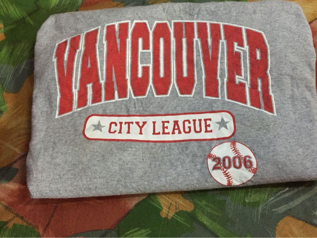 Baseball tee (Category: Tshirts & Polo Shirts) located in Machang. Submitted by rainzbundle (Listing ID 277430636, Image 1). Description: RM5 (Super Sales) ✔️3Helai RM10✔️ Baseball City League Pit 24 X 28 Kondisi cemerlang Mana mana item caption SUPER SALES 3Helai RM10.