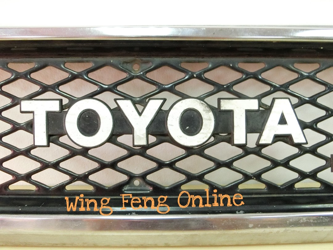 Genuine JDM Toyota Land Cruiser LJ70 Front Grille Radiator, Auto
