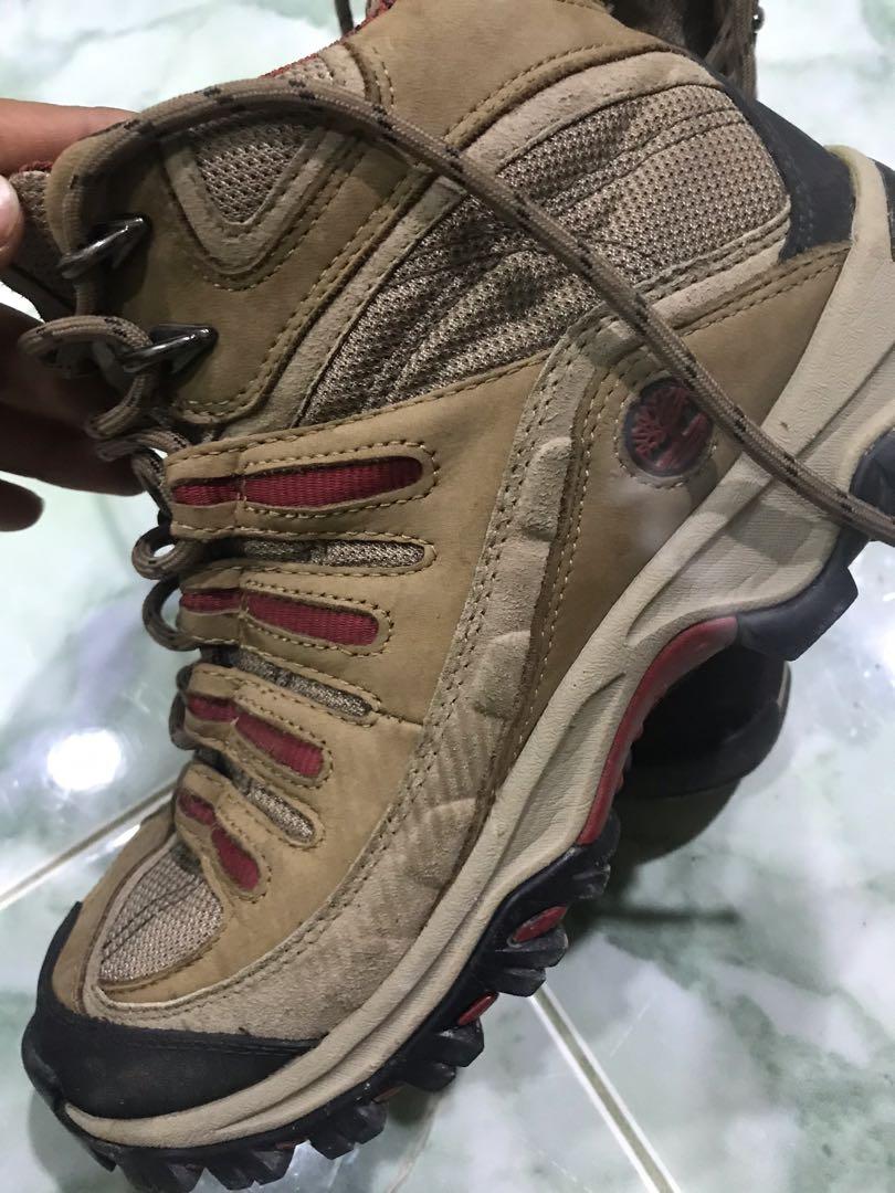 Kasut hiking timberland