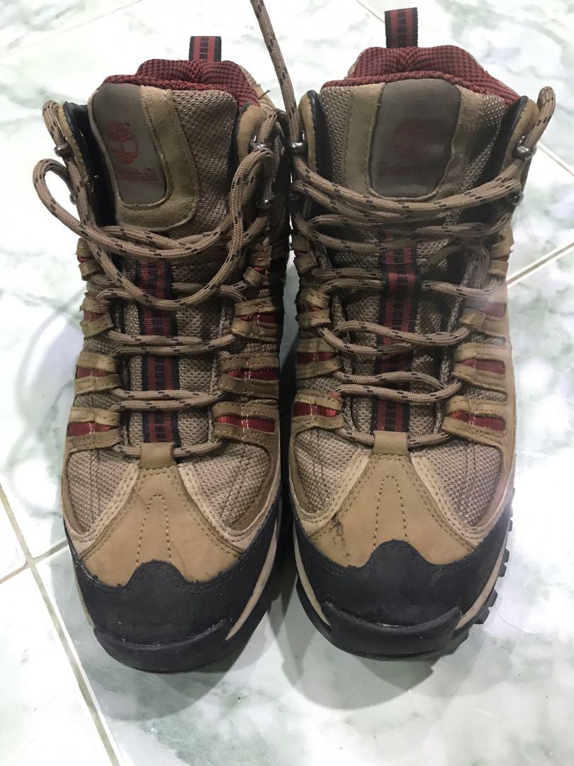 Kasut discount hiking timberland