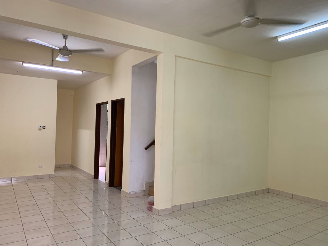 Kingfisher House Near UMS 1Borneo Hospital Likas Inanam, Property