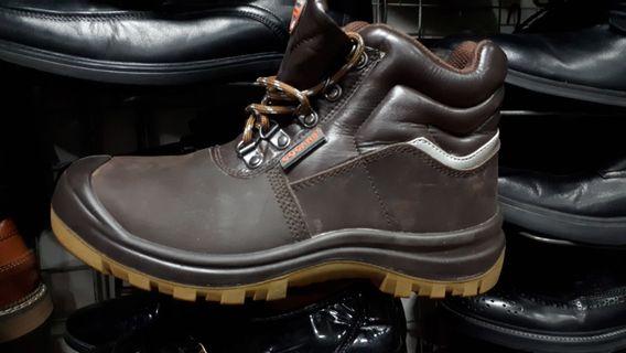 place to buy work boots