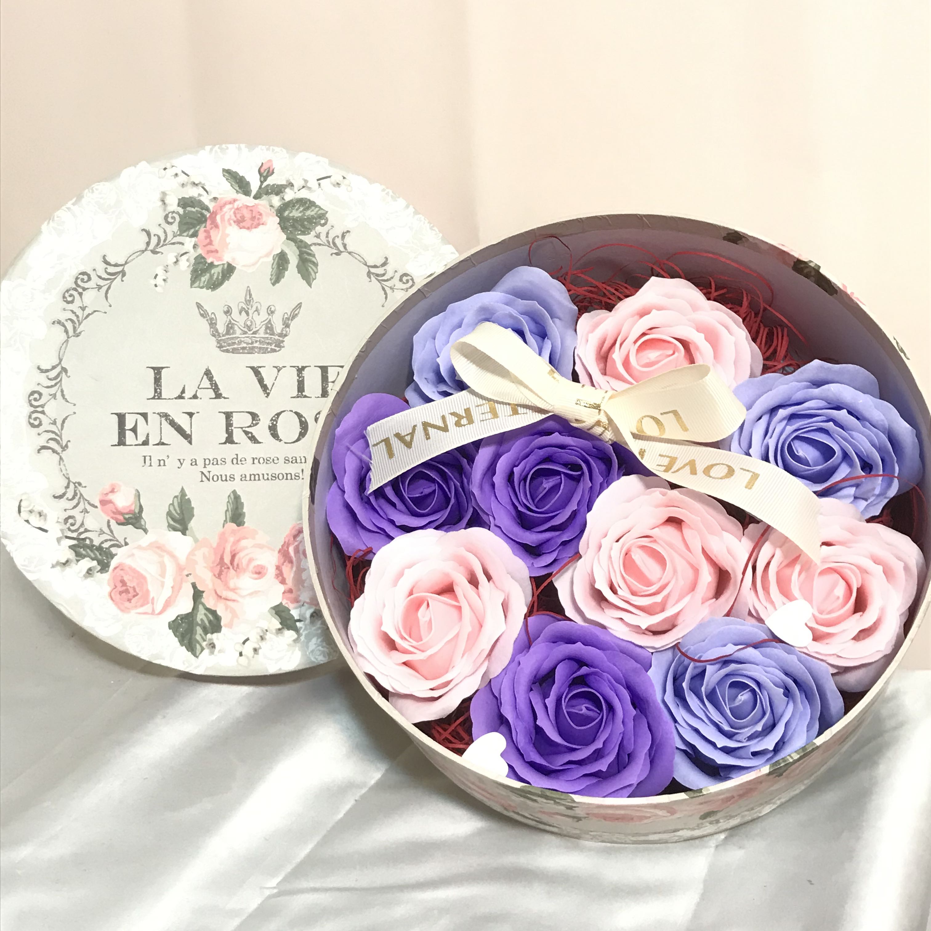 訂花 限量 英式花園 5 款 Latte Collections Victoria Garden Box Soap 10 Roses Wedding Congratulations Thank You Valentines Anniversary Mother S Day Gifts Love 英式花園圓花盒香皂味玫瑰花