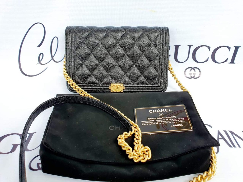 chanel boy gold chain