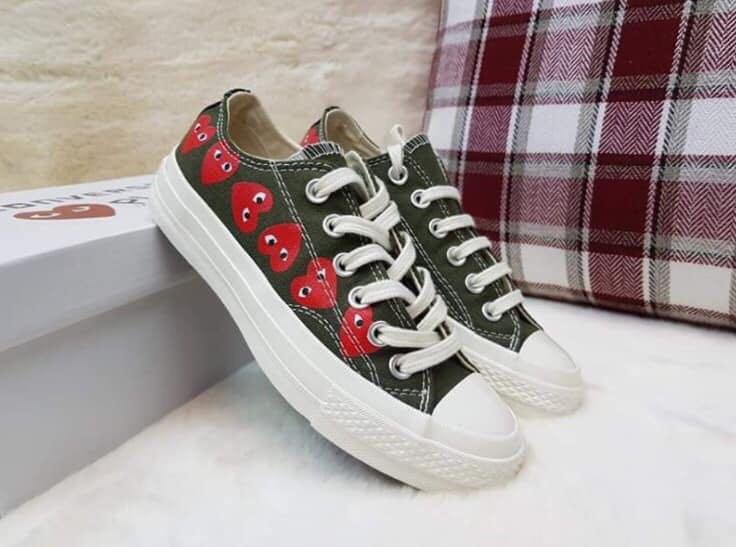 manufactures chuck taylor sneakers