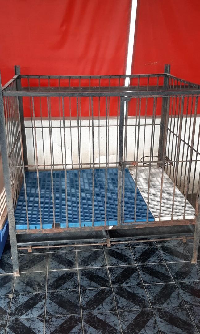 bed frame with dog kennel