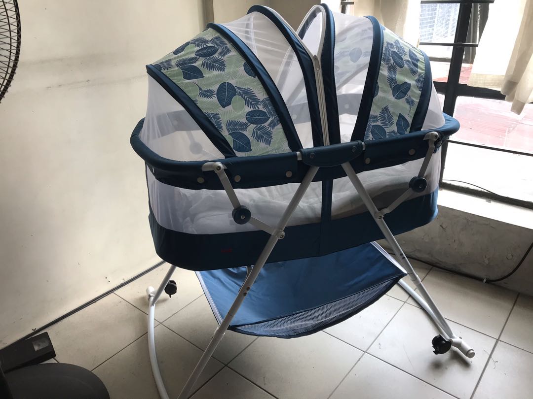 folding baby bassinet