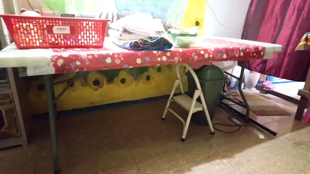 Folding Plastic Long White Table with free small drawer cabinet (Category: Tables & Sets) located in Muntinlupa City. Submitted by jemmypags (Listing ID 277502788, Image 3). Description: Good as new, sturdy and very wide (may few scratches sa gilid) Good for party or long table for dining area. 78 length 35 width 29 height in inches 8-10 people Pick up only Check out my other clothes and bags in my listing! 💕 free small green drawer cabinet (ver
