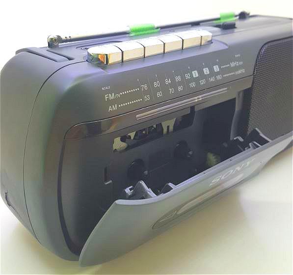 Sony CFM-155 Portable AM/FM Radio Cassette Player/Recorder BoomBox In  Excellent Working Condition