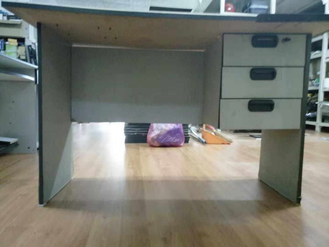 Study Table (Category: Tables & Sets) located in Ayer Itam. Submitted by steamen (Listing ID 277557806, Image 2). Description: .