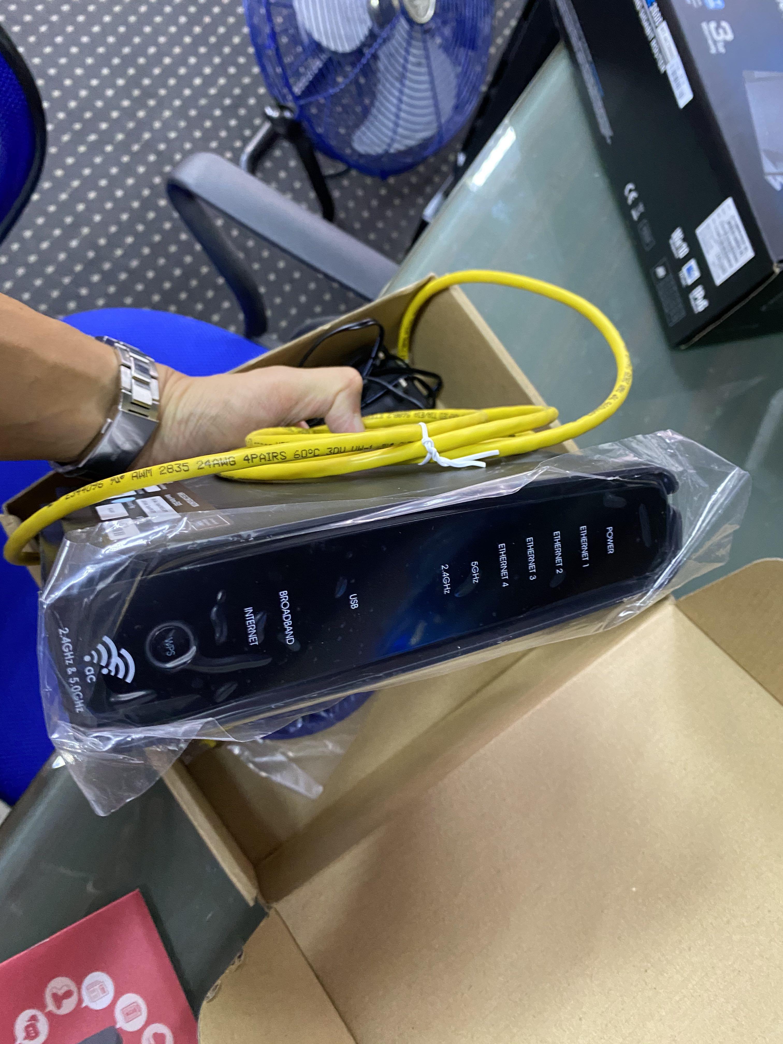 Aztech DSL8900GR(AC) (Category: Networking) located in Singapore. Submitted by scorpio168 (Listing ID 277702161, Image 2). Description: .