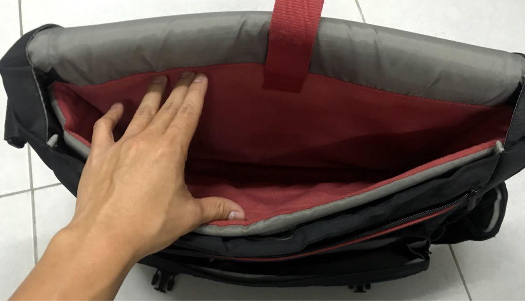 BELKIN MESSENGER BAG LAPTOP BAG 17INCH Everything Else Others on
