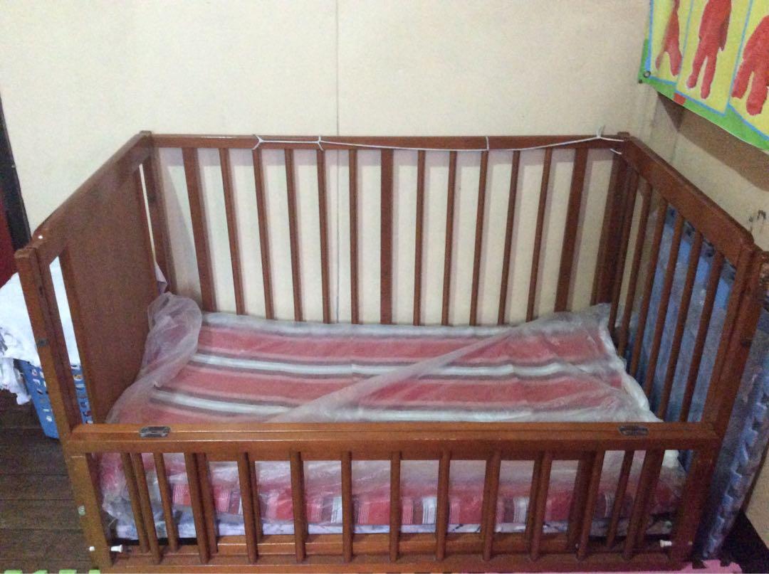 Babyhug crib sale