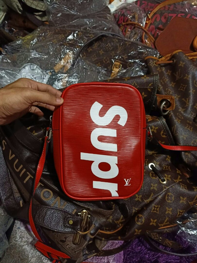 Harga sling bag sales supreme
