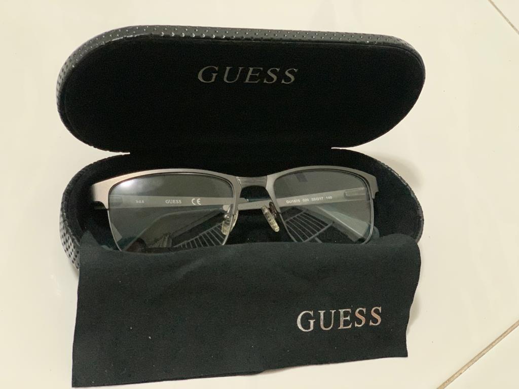 Guess eyeglass case top