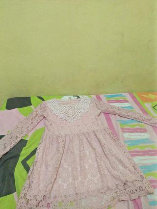 Dress brukat