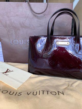 LOUIS VUITTON WILSHIRE MM VERNIS – Luxury Preloved SG