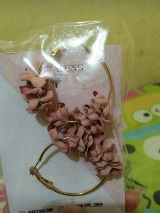 Anting flower