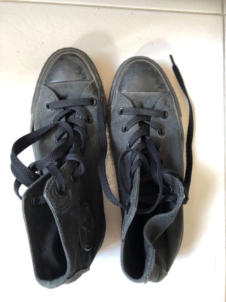 Converse Black Shoes size EU 37.5 