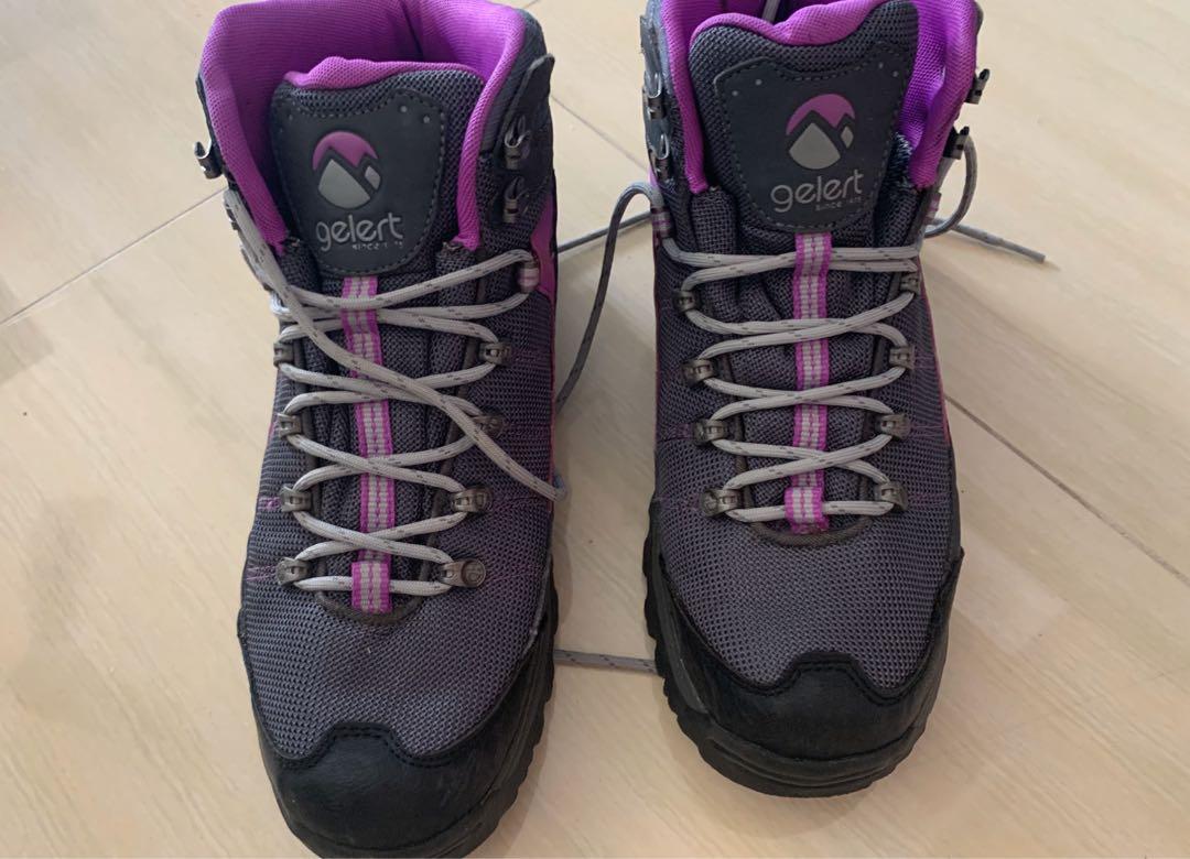 gelert hiking boots