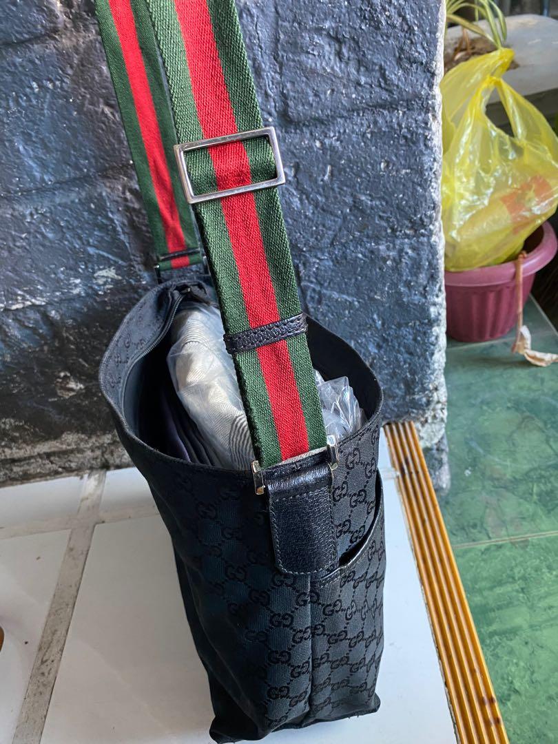 Gucci (Category: Sling Bags) located in Marikina City. Submitted by givenchyboy (Listing ID 277861108, Image 3). Description: .
