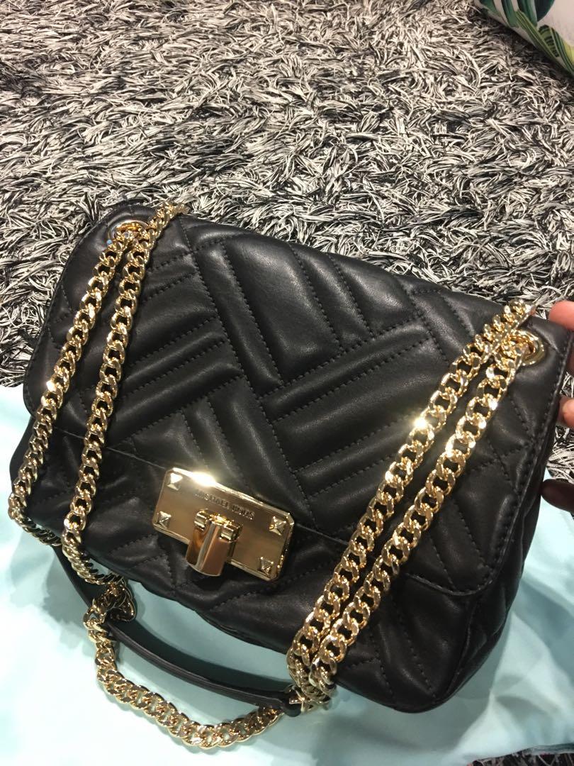 Michael Kors Peyton Shoulder Bag Women s Fashion Bags Wallets Shoulder Bags on Carousell