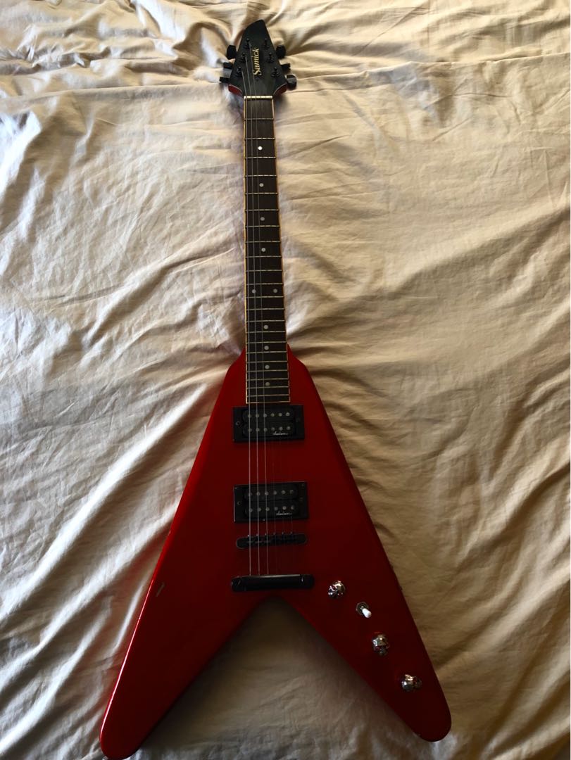 Samick Flying V, Hobbies & Toys, Music & Media, Musical Instruments on