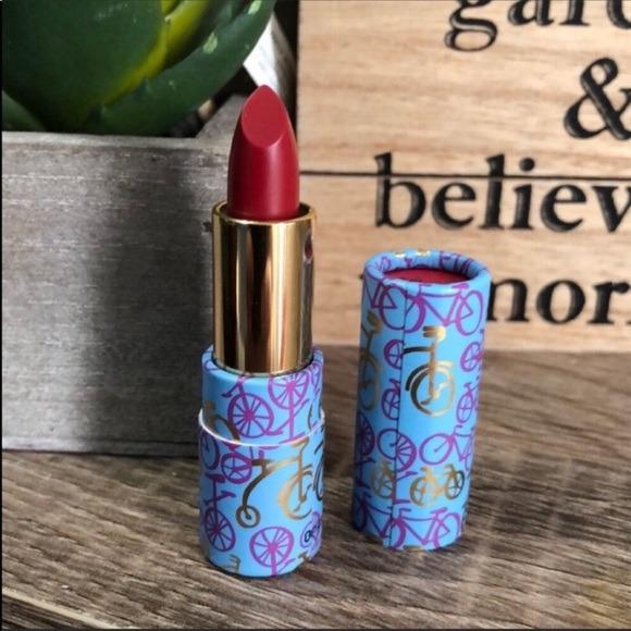 Tarte Deluxe Double Duty Beauty Glide Go Buttery Lipstick Berry Cruiser 1 2g Beauty Personal Care Face Makeup On Carousell