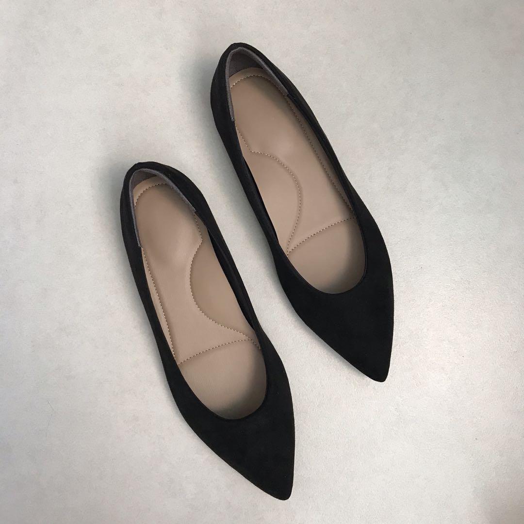 Uniqlo flats, Women's Fashion, Shoes, Flats & Sandals on Carousell