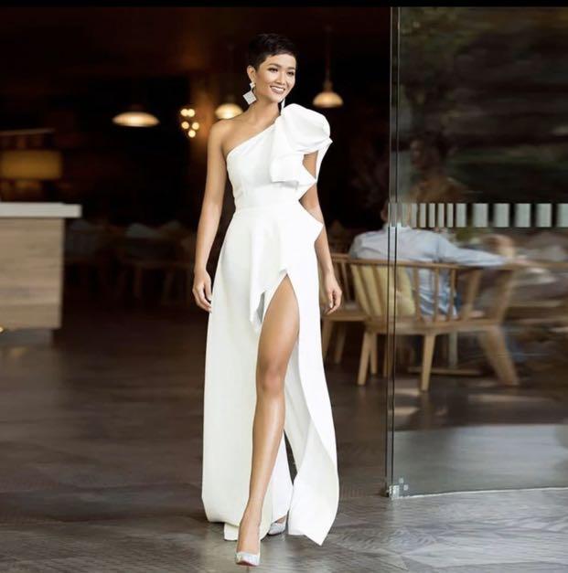 White elegant clearance evening gowns