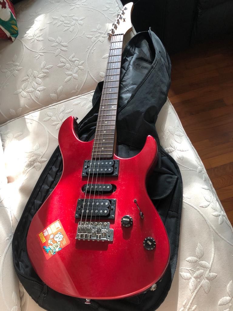 Yamaha Electric Guitar with carrying case, Hobbies & Toys, Music