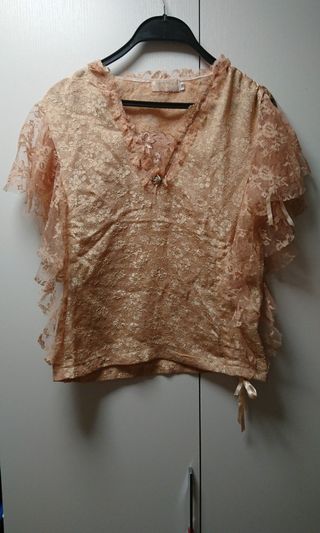 Lace top 喱士上衣64243935363074110