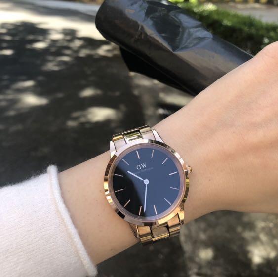 Dw watch hotsell iconic link