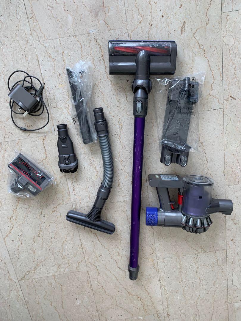 Dyson V6 cordless vacuum cleaner with accessories (used), TV & Home Appliances, Vacuum Cleaner