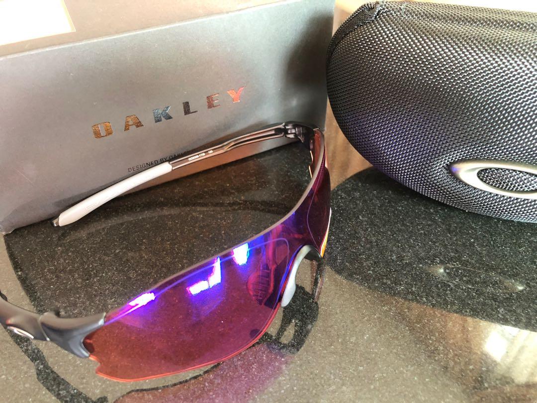 Evzero Path (Category: Sunglasses & Eyewear) located in Singapore. Submitted by edcdad (Listing ID 277985734, Image 1). Description: Brand new Oakley sports shades still in original packaging. Bought as a gift initially from Australia, but changed my mind..