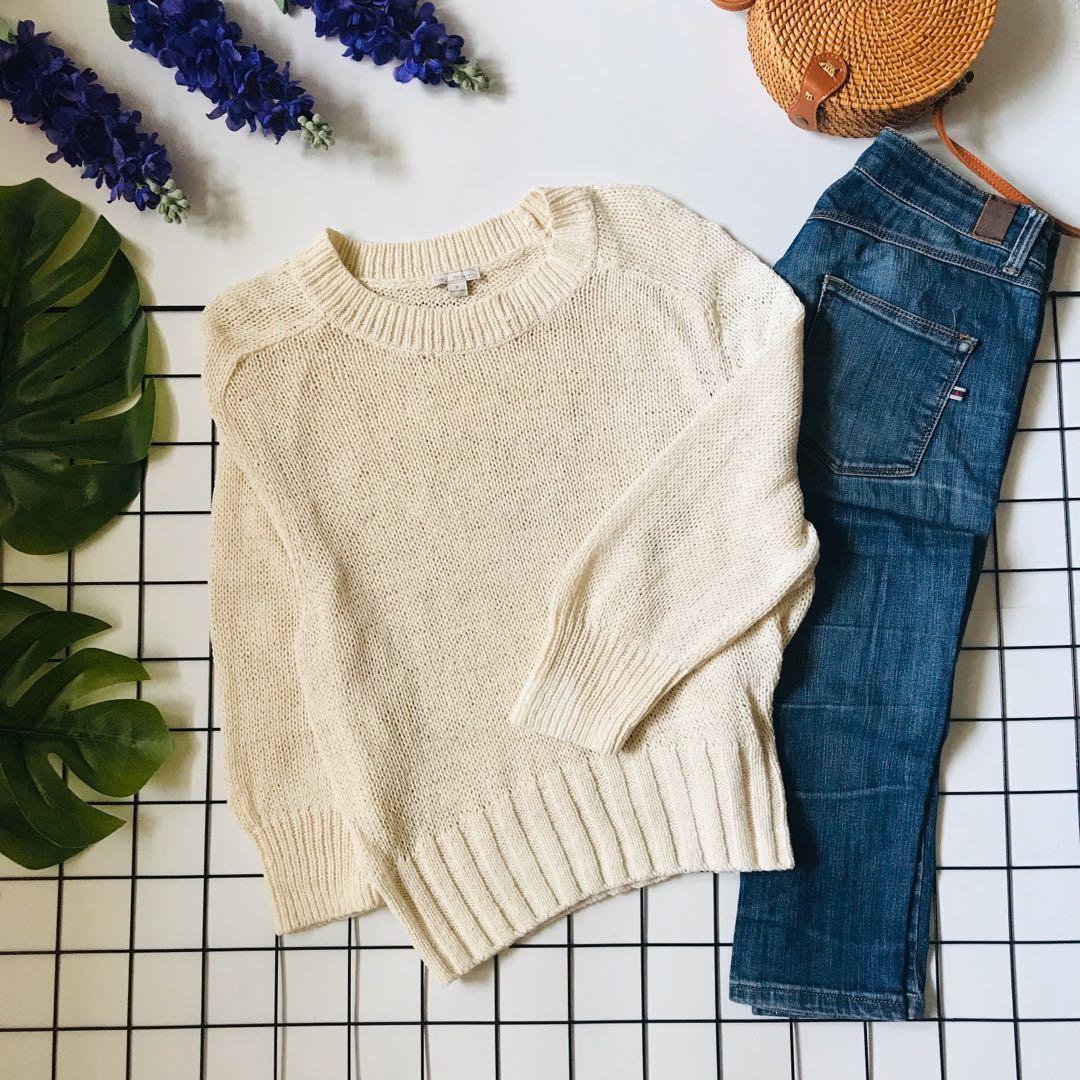 GAP Top (Category: Other Tops) located in Petaling Jaya. Submitted by friyaydeals (Listing ID 277939008, Image 1). Description: GAP Cream (excluding postage) Size: S Measurement (flat-lay): Shoulder: 18 Bust:15.5 Sleeve: 21 Length: 22 #preloved #prelovedmalaysia #sayajualbaju #sweaterweather #availablefriyay #knitwear #knitwearmalaysia #knitwearmurah #putrajaya #kelanajaya #vintage #brandedpreloved #uniqlo #hm #oldnavy #gap #forever21.