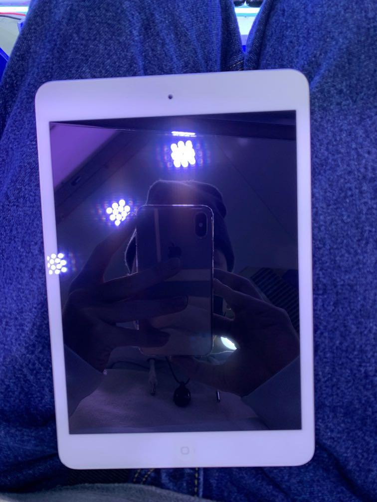 Ipad mini （分類：平板電腦 - iPad）位於 Hong Kong。 由 nbhd182 提交（商品編號 278016986，圖片 2）。簡介： 新淨行貨冇花。