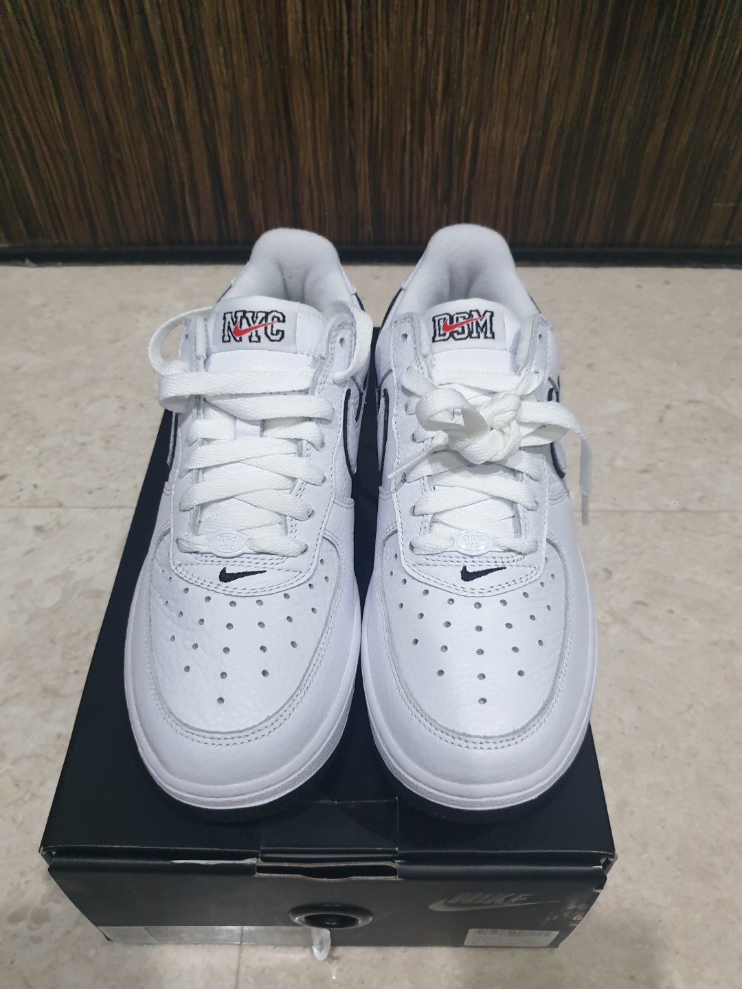 Nike Air Force 1 DSM. SIZE 6.5. Pls contact 91450272 to deal