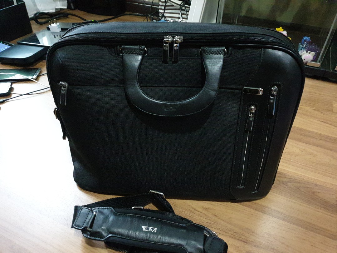 Tumi arrive on sale narita