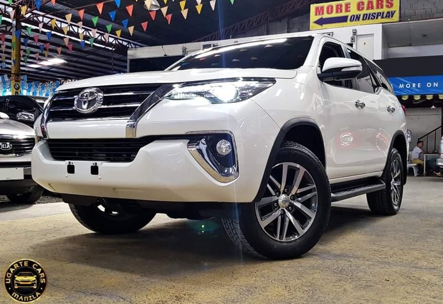 Toyota Fortuner  2 4 V  4X2  Diesel Automatic Auto Cars for 