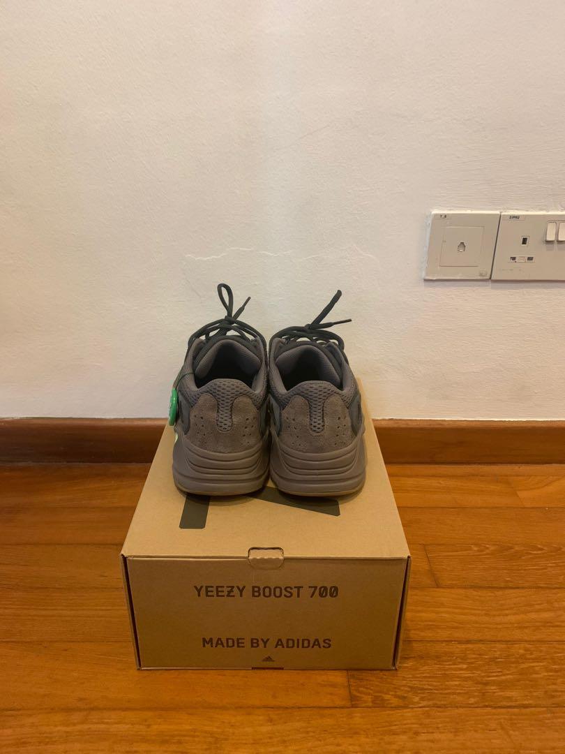 Yeezy 700 mauve resell price store
